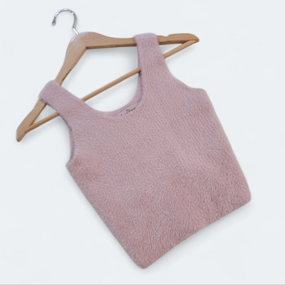 Love Tree Pink Fuzzy Sleeveless Top Size Small - Picture 12 of 12
